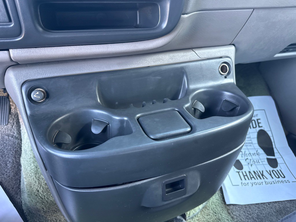 1998 Chevrolet Express Image 22