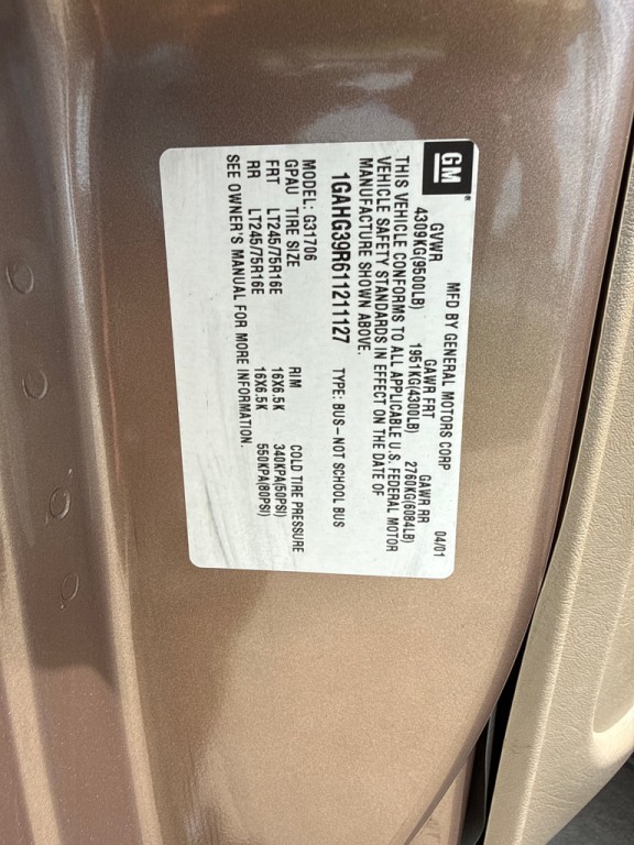 2001 Chevrolet Express Image 12