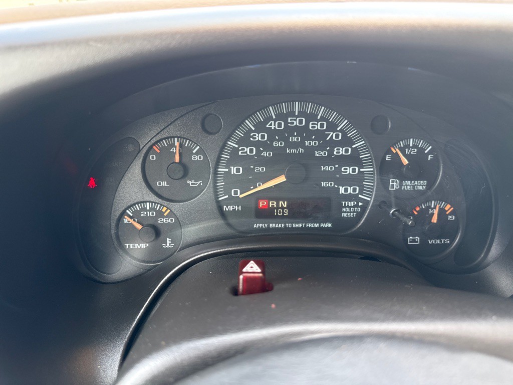 2001 Chevrolet Express Image 18