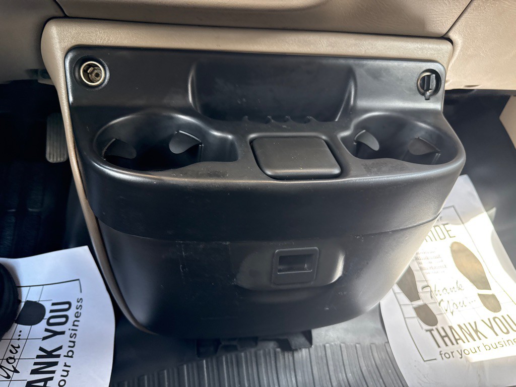 2001 Chevrolet Express Image 21