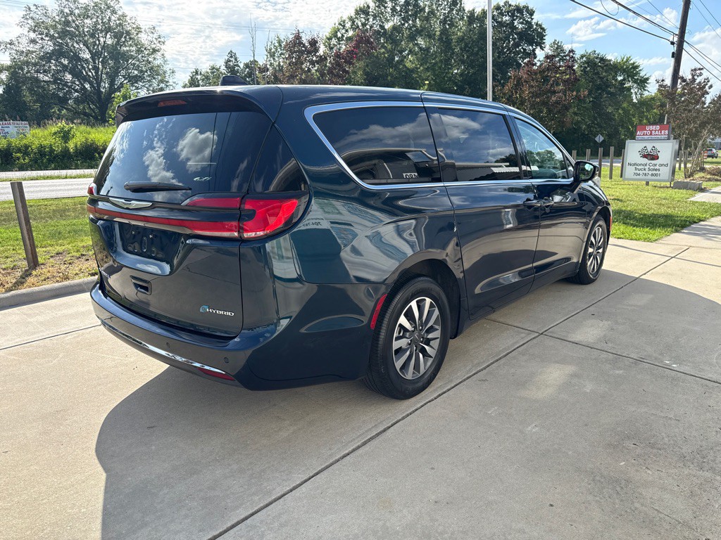 2024 Chrysler Pacifica Image 4