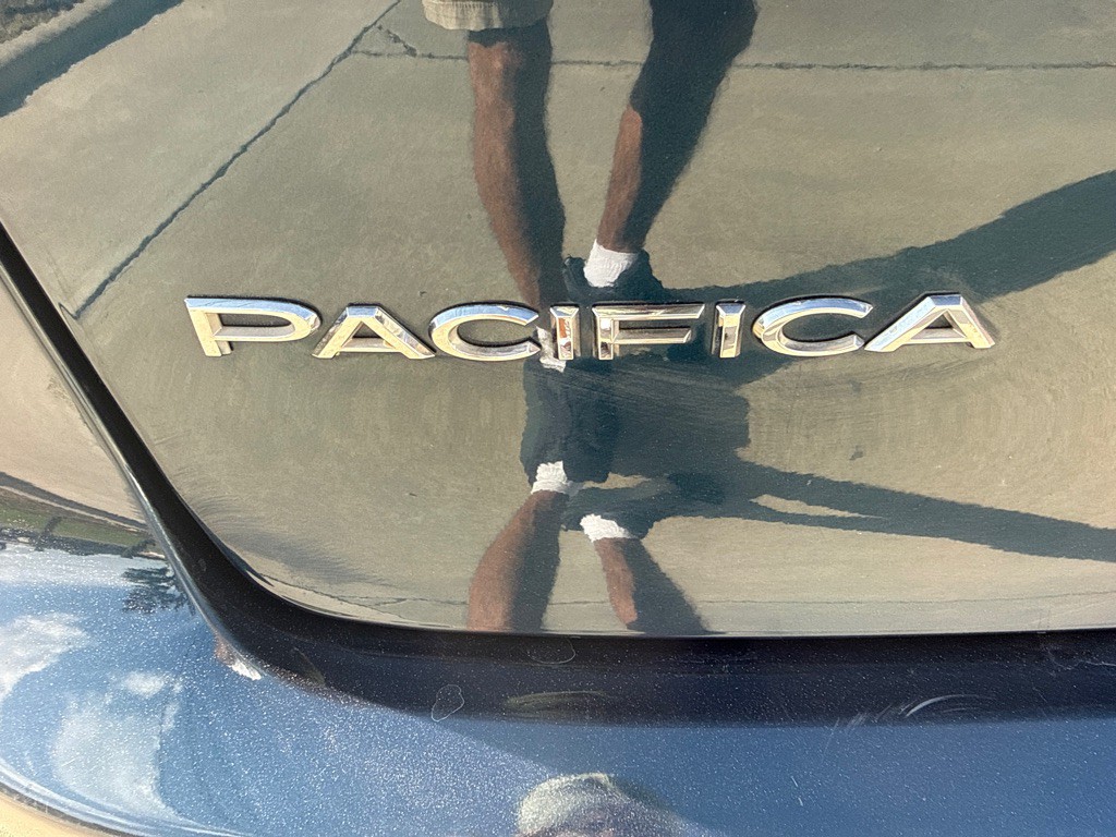 2024 Chrysler Pacifica Image 11