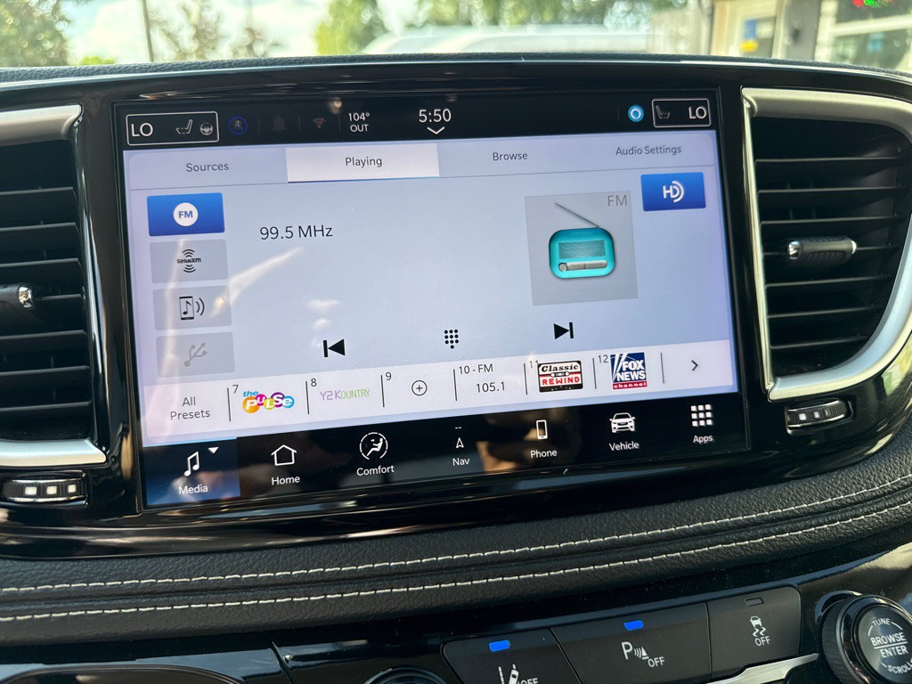 2024 Chrysler Pacifica Image 14