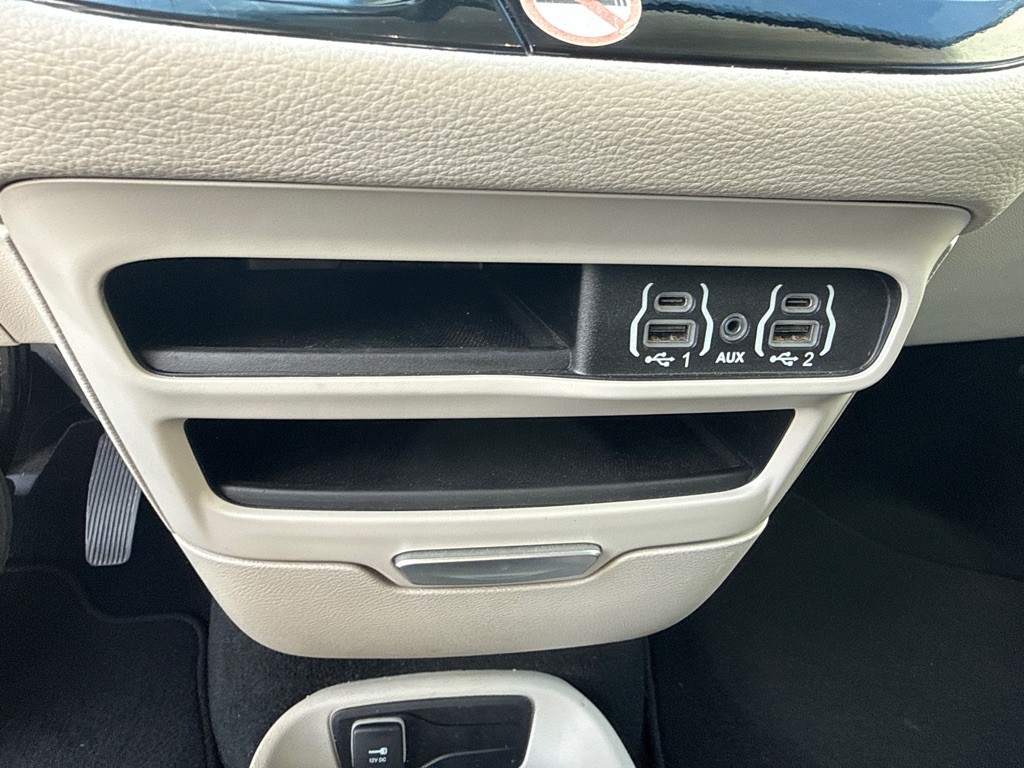 2024 Chrysler Pacifica Image 17