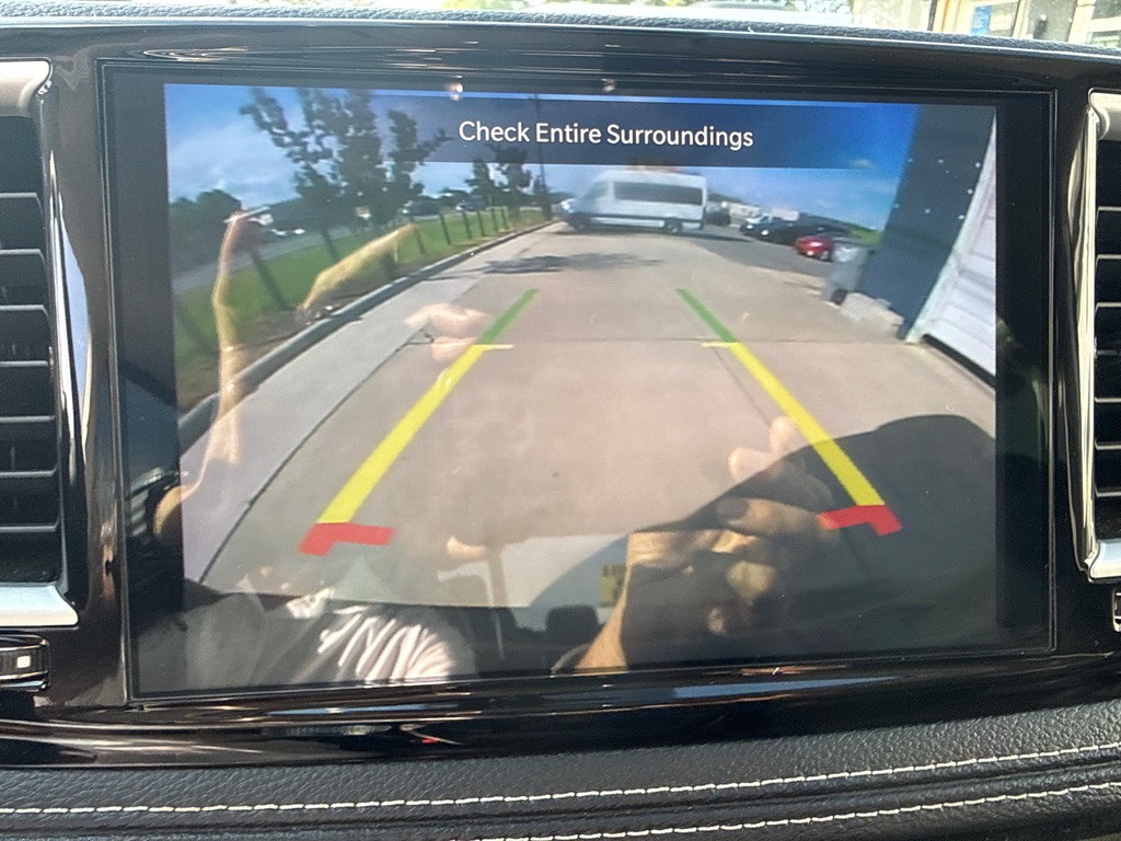 2024 Chrysler Pacifica Image 18