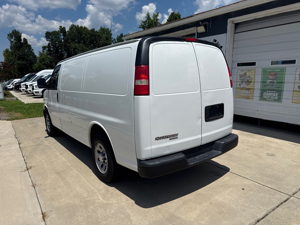 2013 Chevrolet Express Image 2