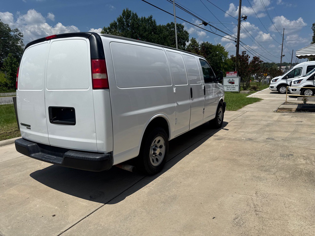 2013 Chevrolet Express Image 3