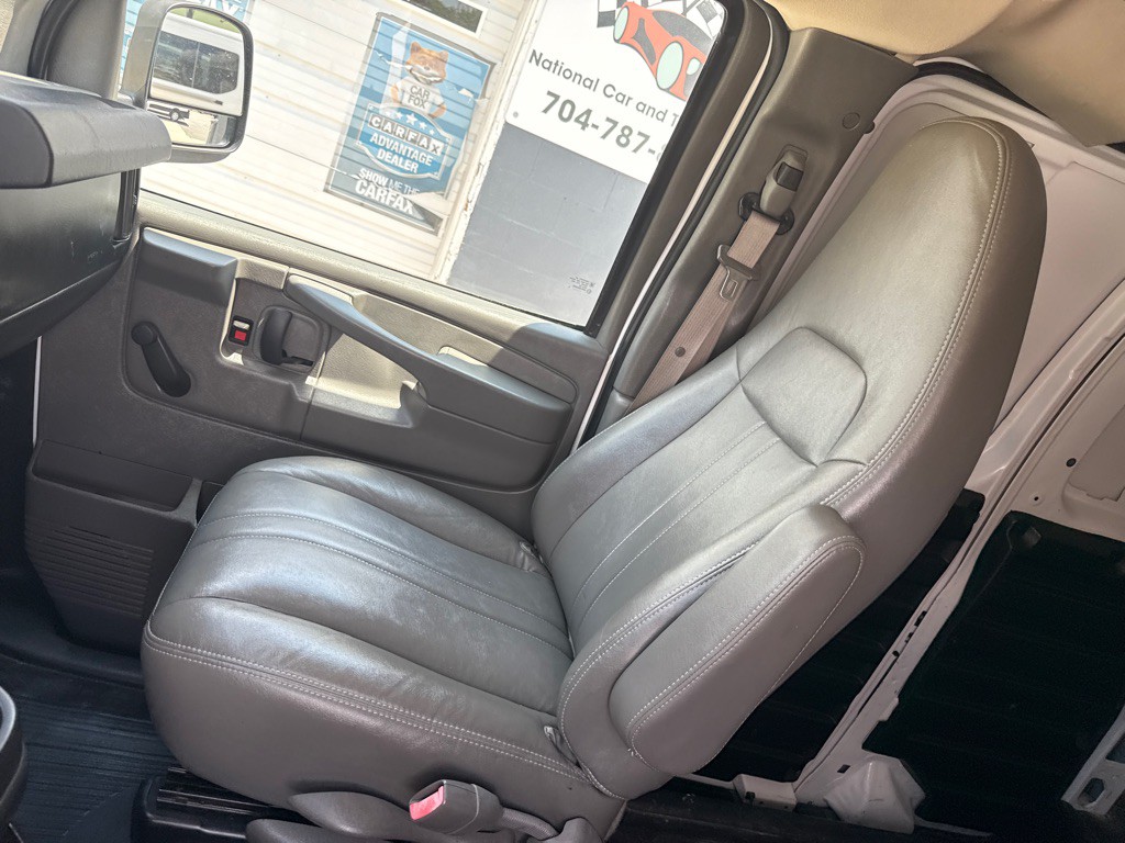 2013 Chevrolet Express Image 13