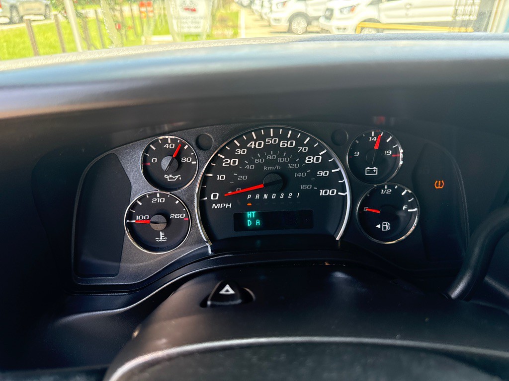 2013 Chevrolet Express Image 16