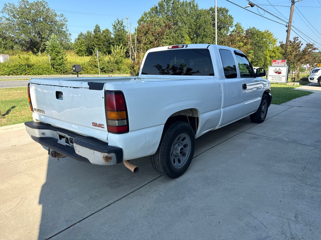 2007 GMC Sierra Image 3