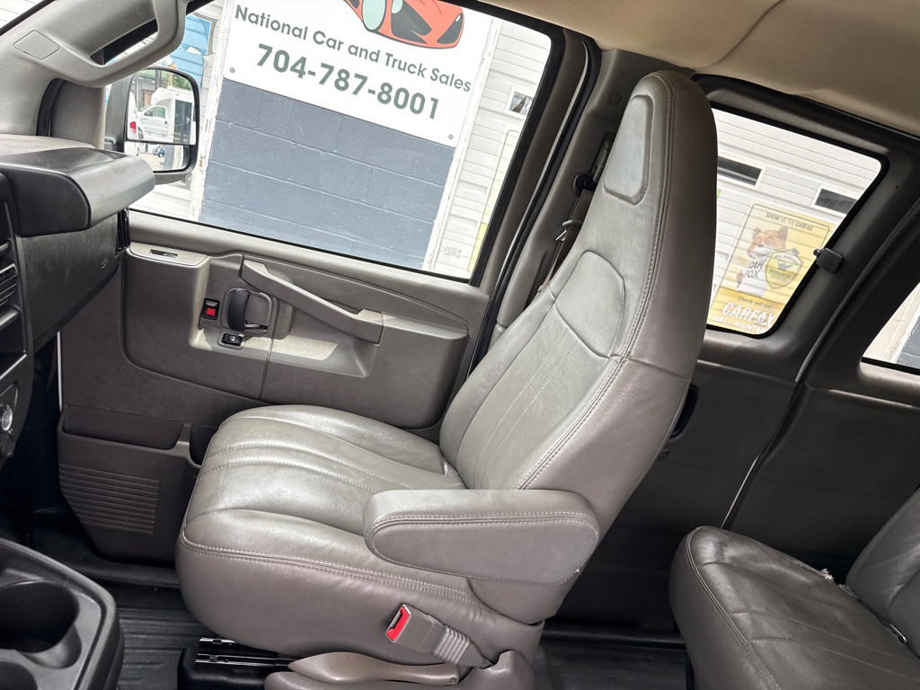 2024 Chevrolet Express Image 7