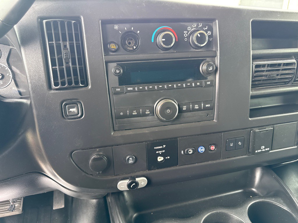 2024 Chevrolet Express Image 12