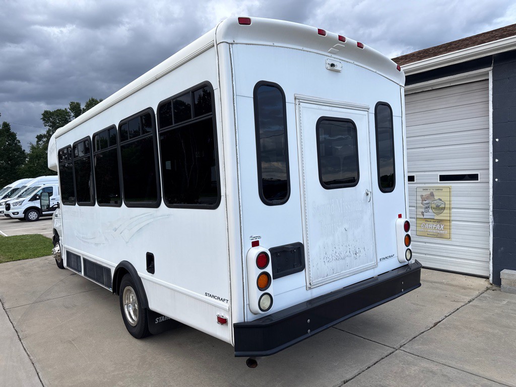 2007 Ford Econoline Image 2