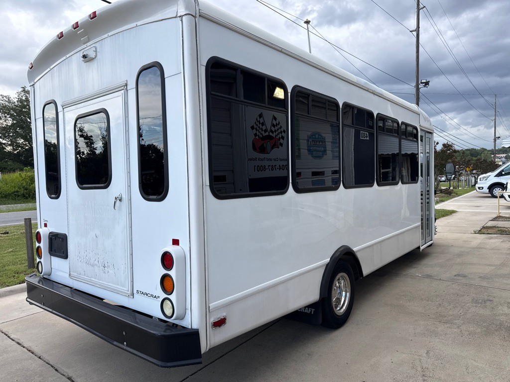 2007 Ford Econoline Image 3