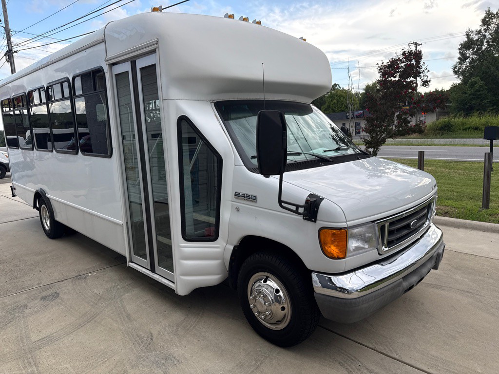 2007 Ford Econoline Image 4