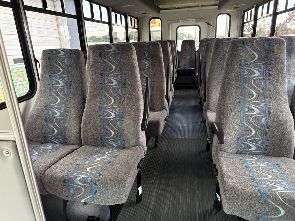 2007 Ford Econoline Image 9