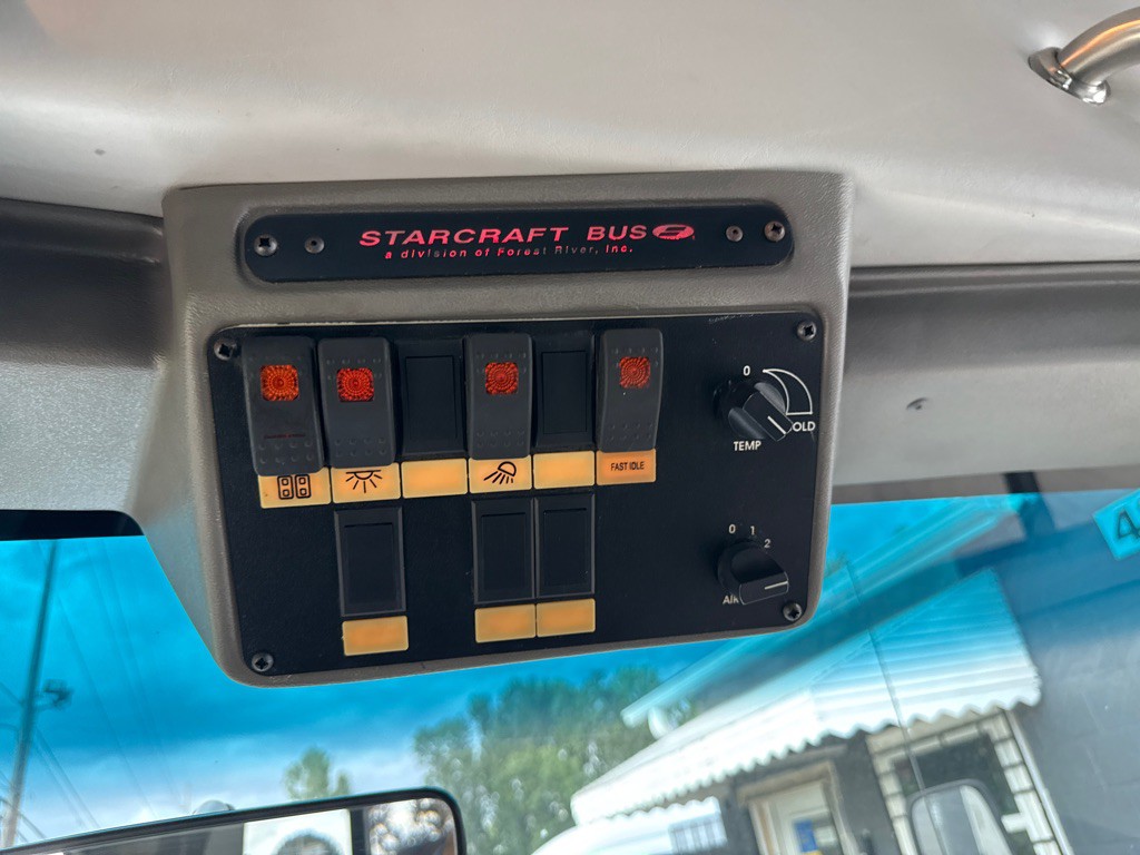 2007 Ford Econoline Image 15