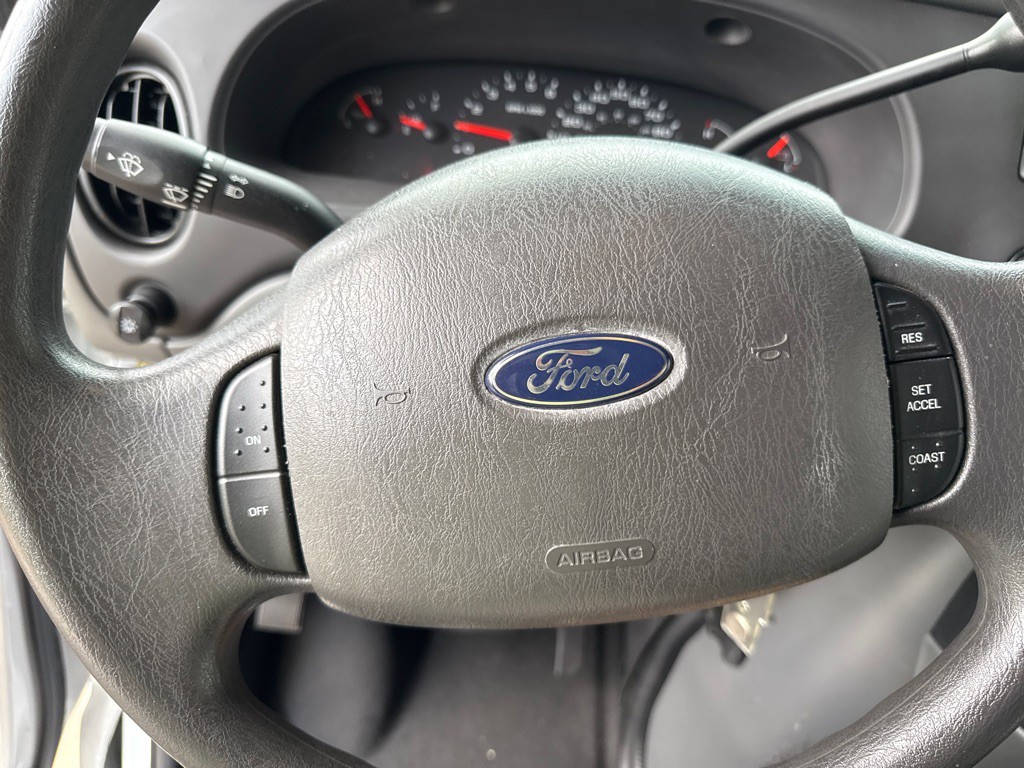 2007 Ford Econoline Image 17