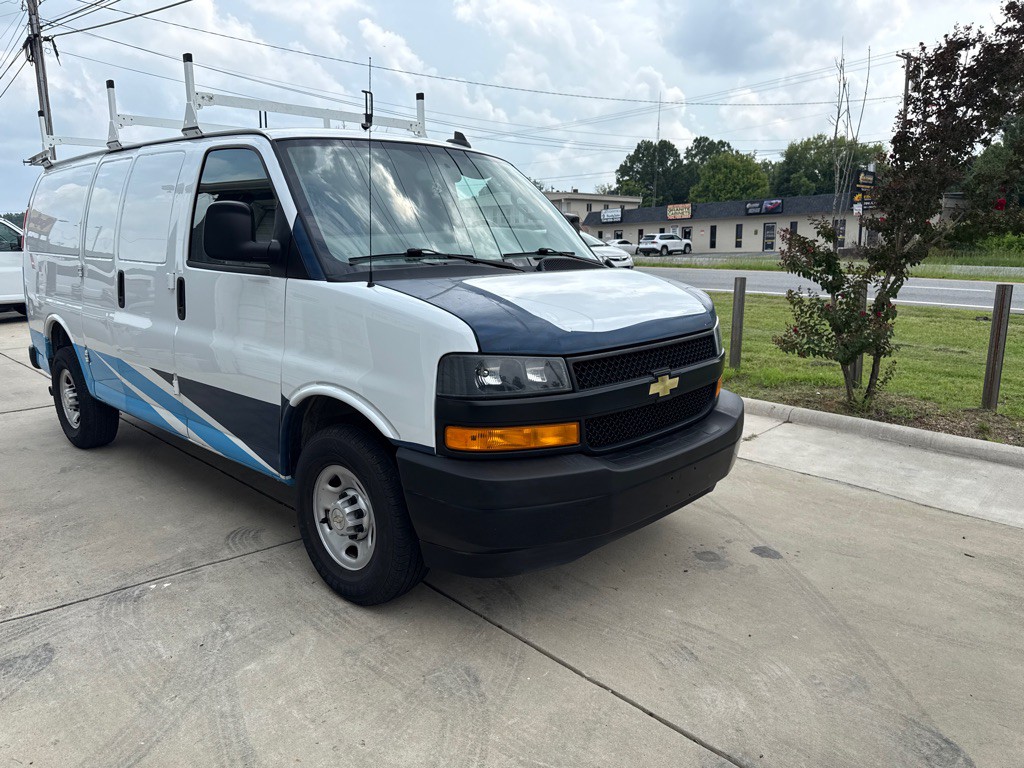 2023 Chevrolet Express Image 4