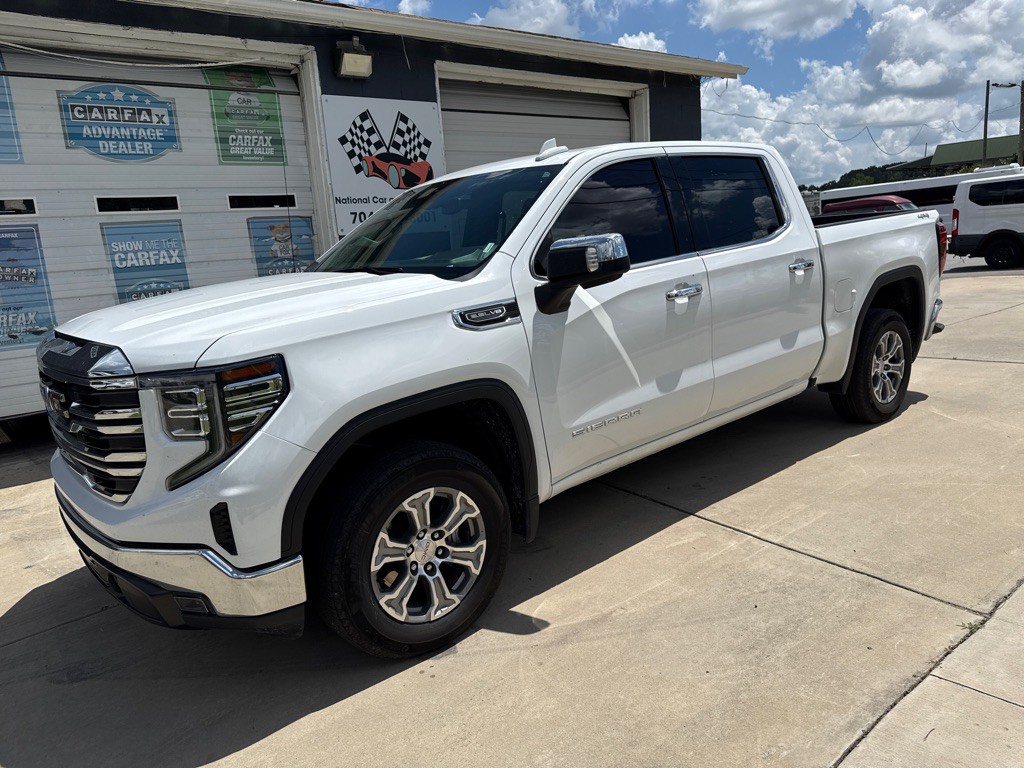 2025 GMC Sierra Image 2