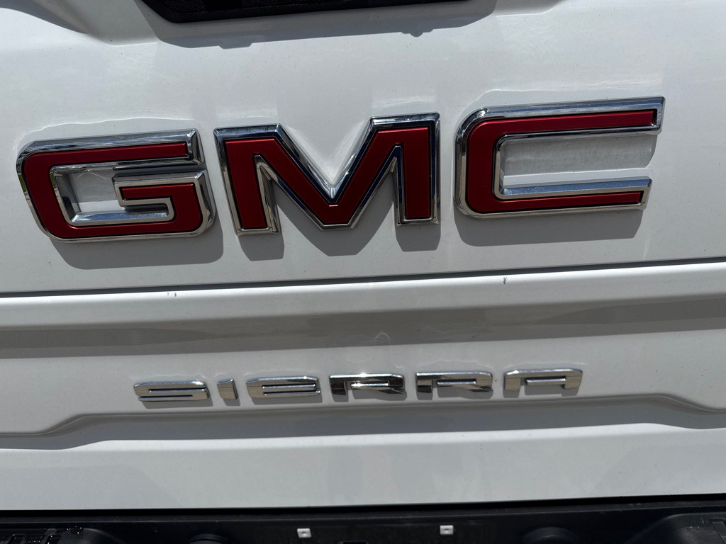2025 GMC Sierra Image 12