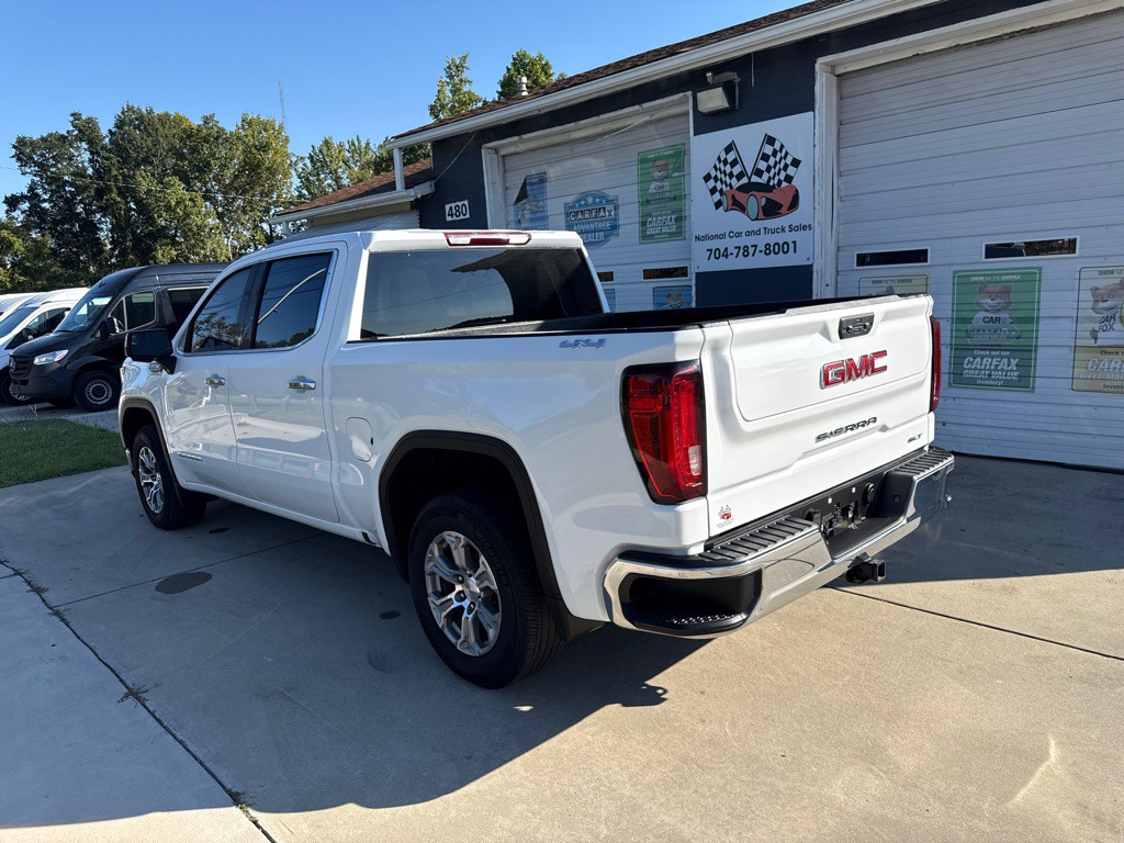 2025 GMC Sierra Image 2