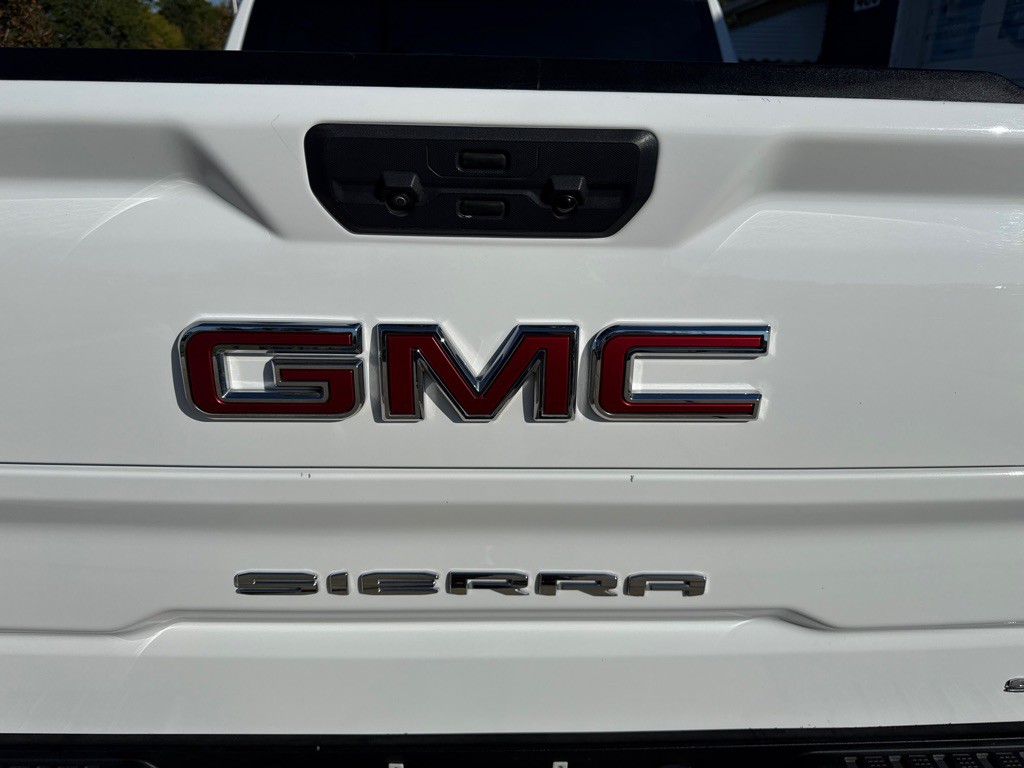 2025 GMC Sierra Image 8