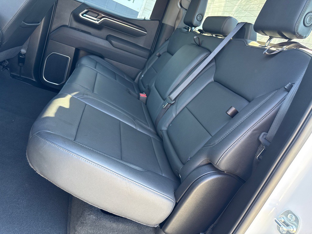 2025 GMC Sierra Image 12