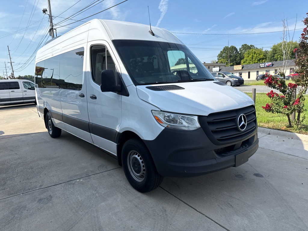 2025 Mercedes-Benz Sprinter Image 4