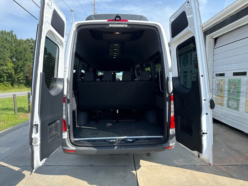 2025 Mercedes-Benz Sprinter Image 7