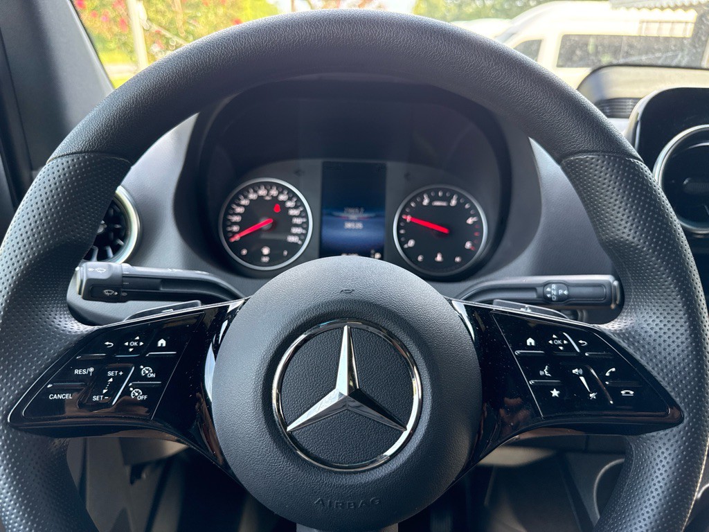 2025 Mercedes-Benz Sprinter Image 27