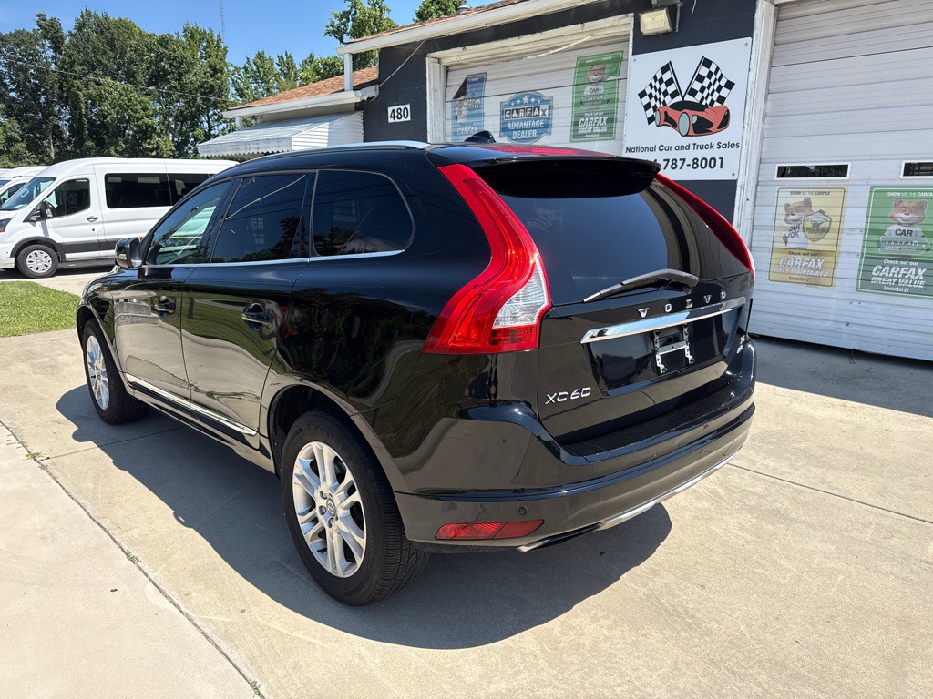 2016 Volvo XC60 Image 2