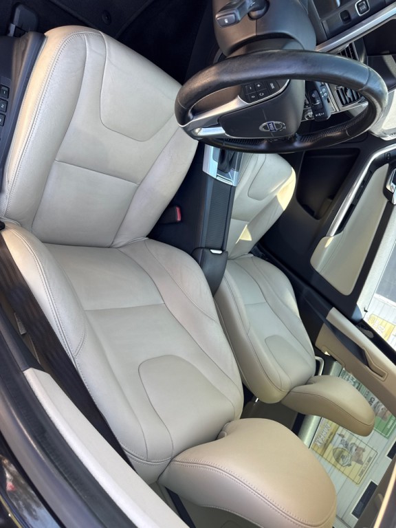 2016 Volvo XC60 Image 7