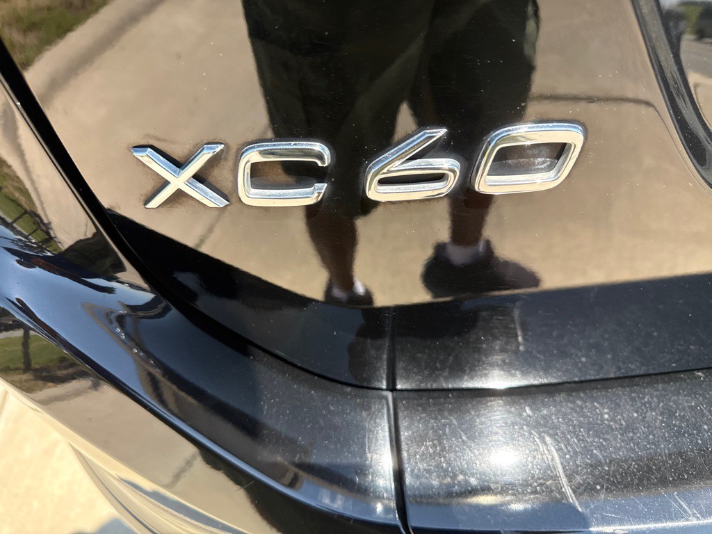 2016 Volvo XC60 Image 9