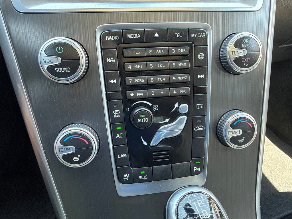 2016 Volvo XC60 Image 13