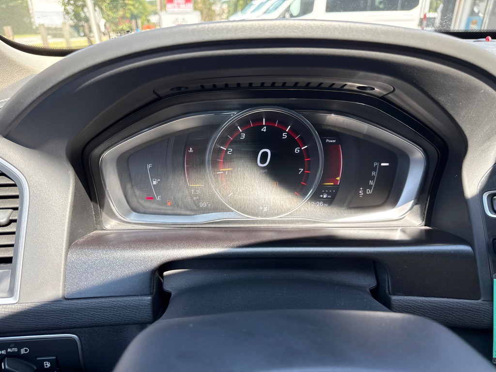 2016 Volvo XC60 Image 14