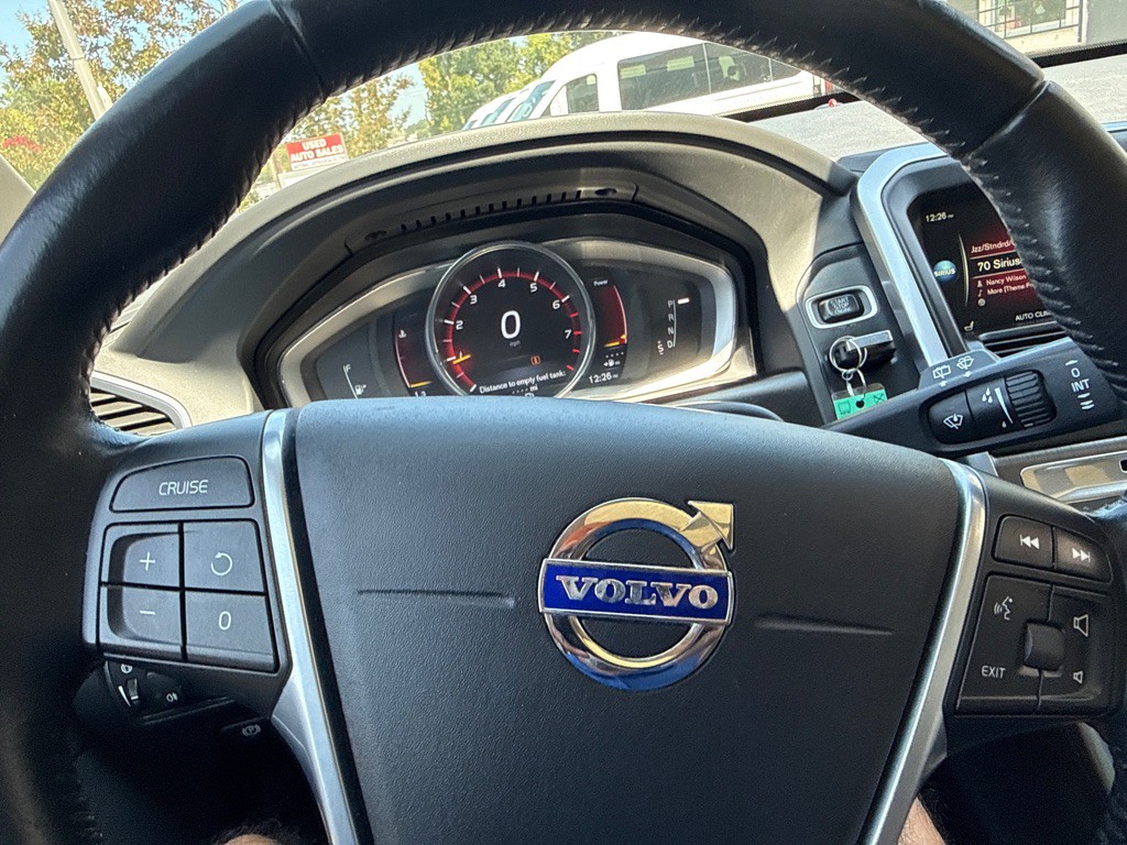 2016 Volvo XC60 Image 15