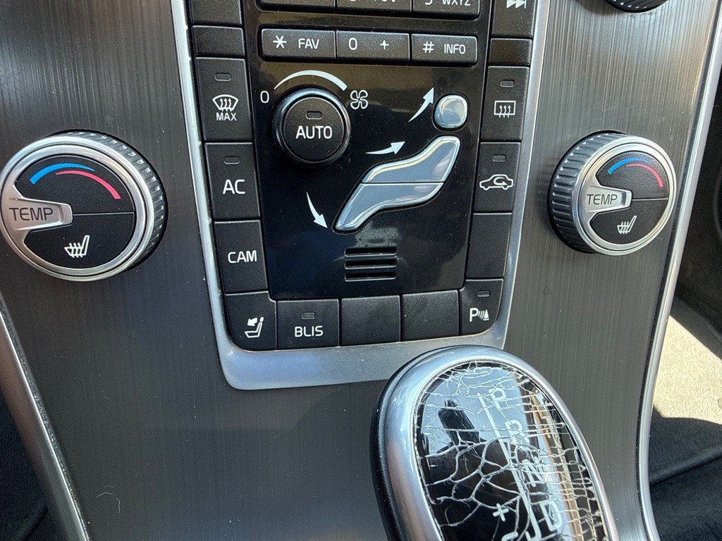 2016 Volvo XC60 Image 20