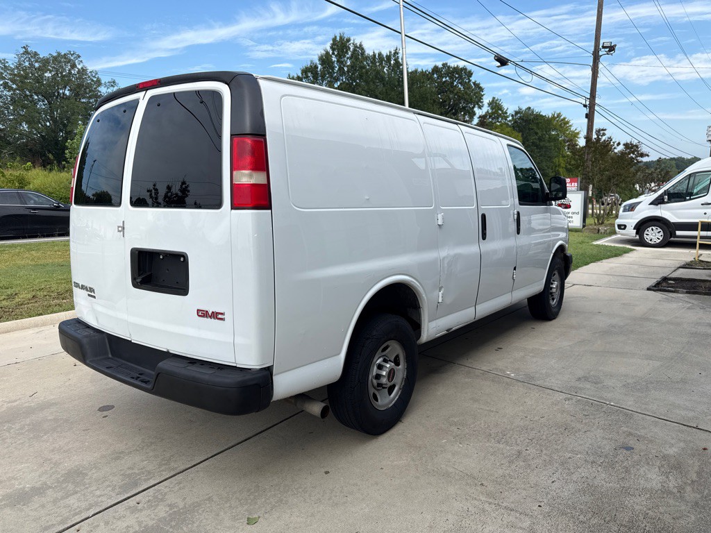2014 GMC Savana Image 3