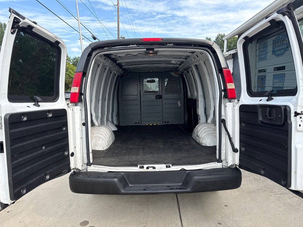 2014 GMC Savana Image 7