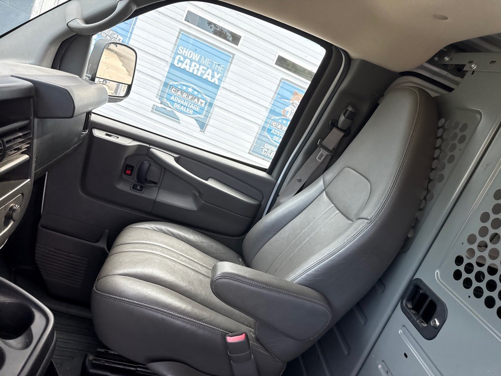 2014 GMC Savana Image 10