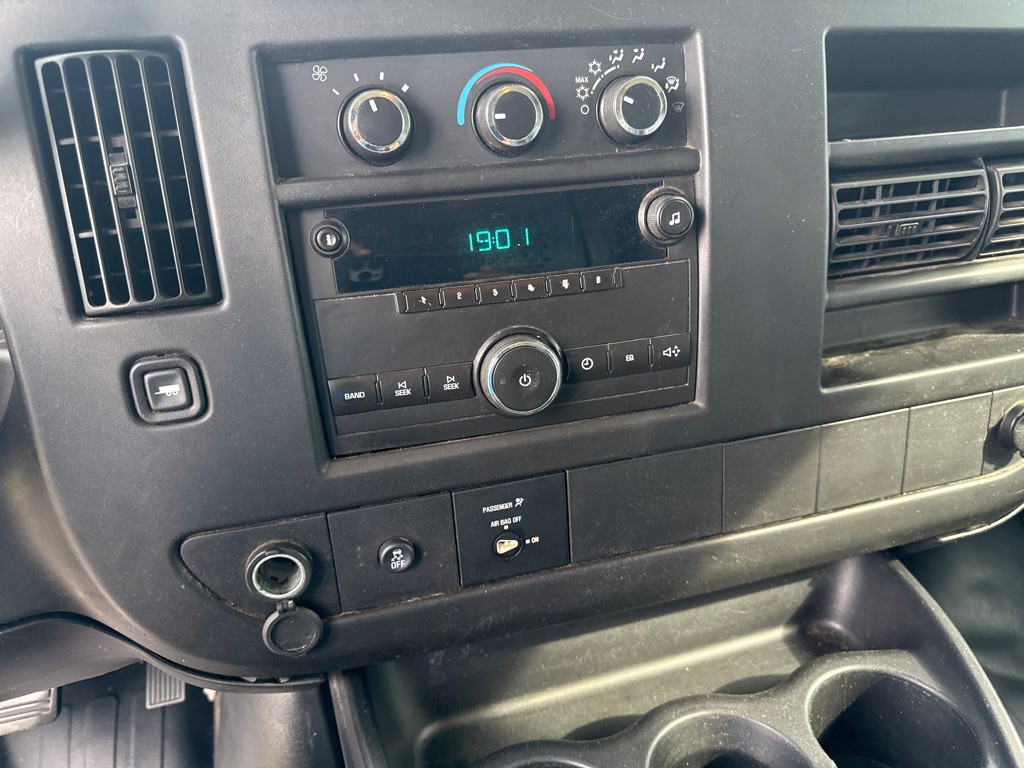 2014 GMC Savana Image 13