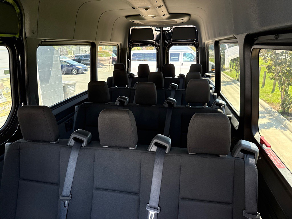 2025 Mercedes-Benz Sprinter Image 6