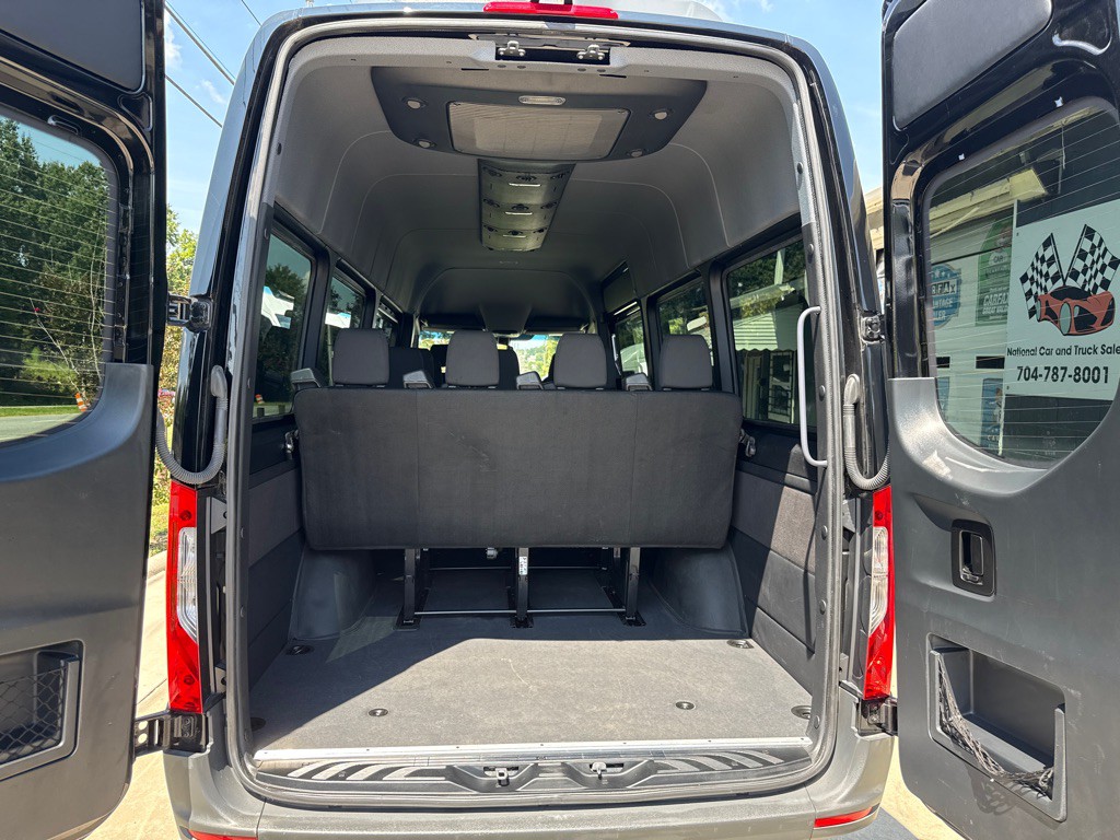2025 Mercedes-Benz Sprinter Image 7