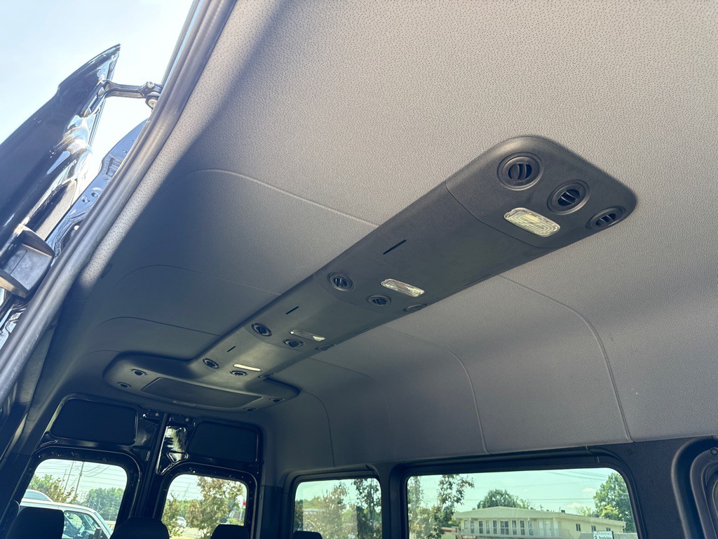 2025 Mercedes-Benz Sprinter Image 12