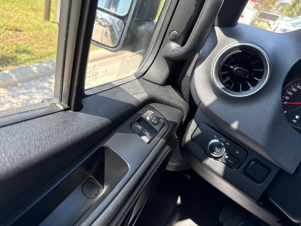 2025 Mercedes-Benz Sprinter Image 22