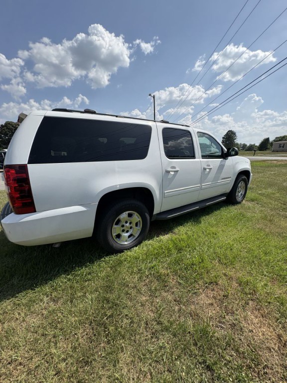 2013 Chevrolet Suburban Image 4