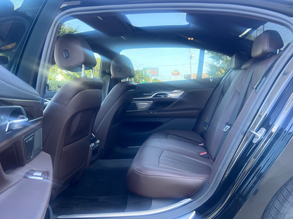 2018 BMW 7 Series Image 10