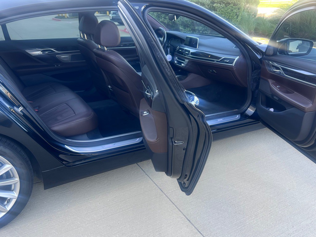 2018 BMW 7 Series Image 12