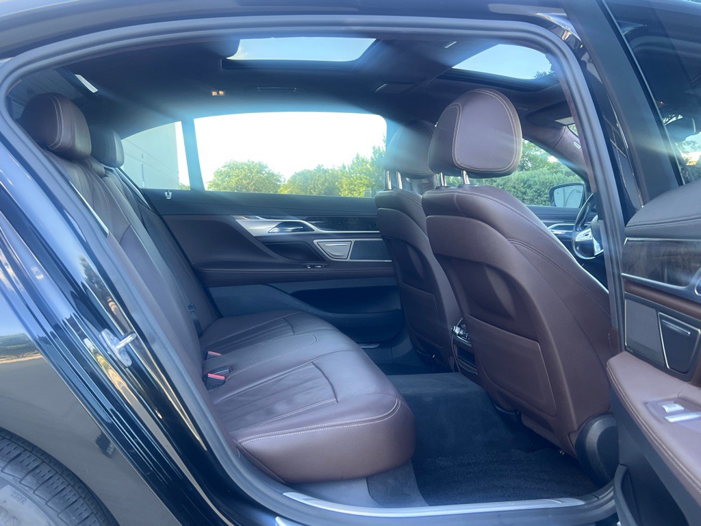 2018 BMW 7 Series Image 14